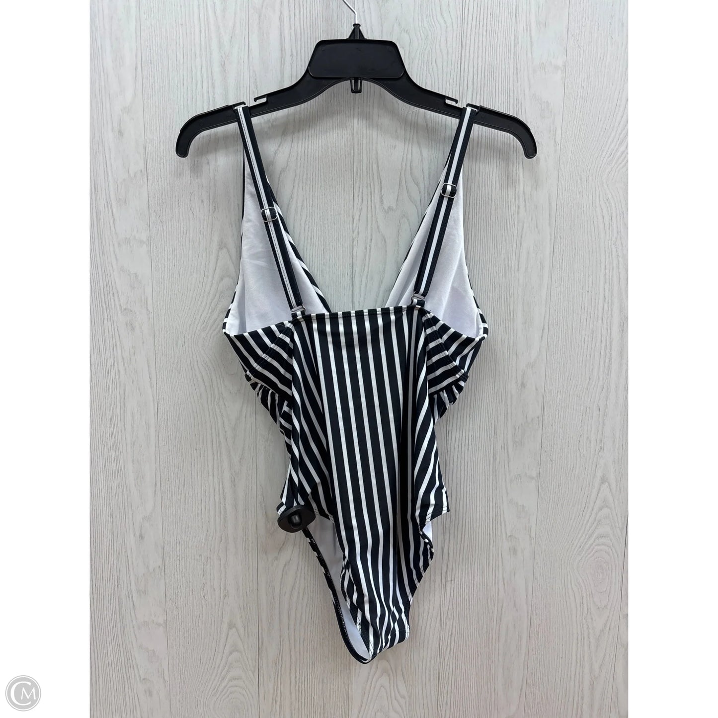 Swimsuit By Clothes Mentor In Black & White, Size: M