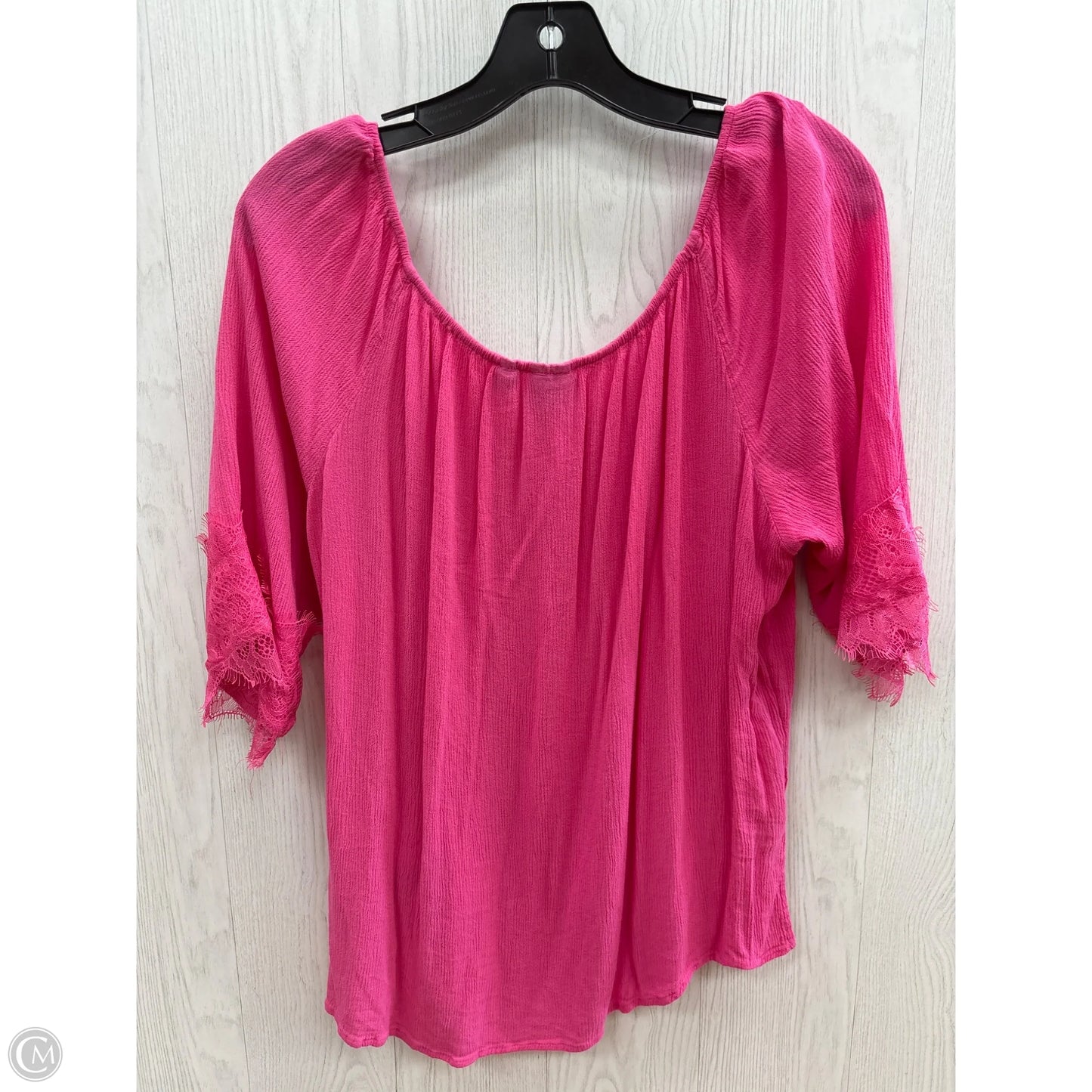 Top Short Sleeve By Soho Design Group In Pink, Size: L