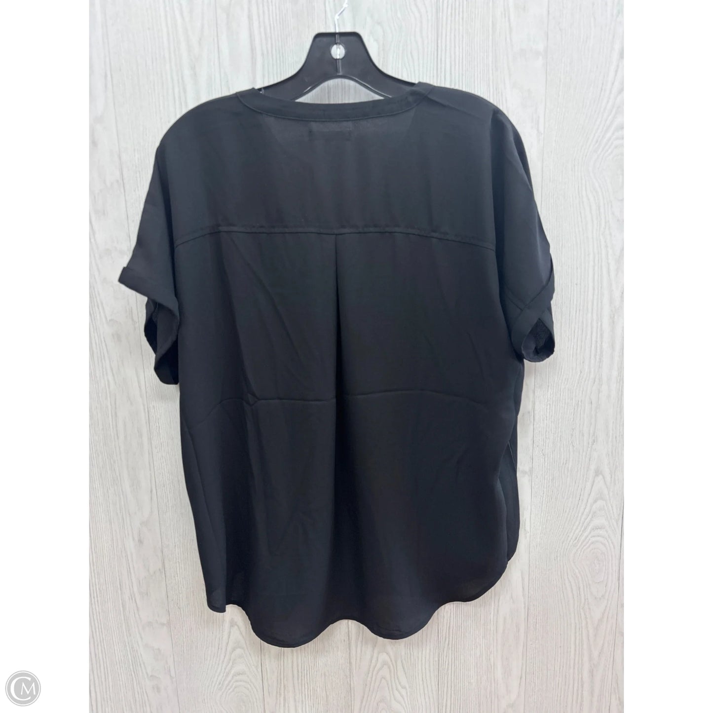 Top Short Sleeve By Maurices In Black, Size: L