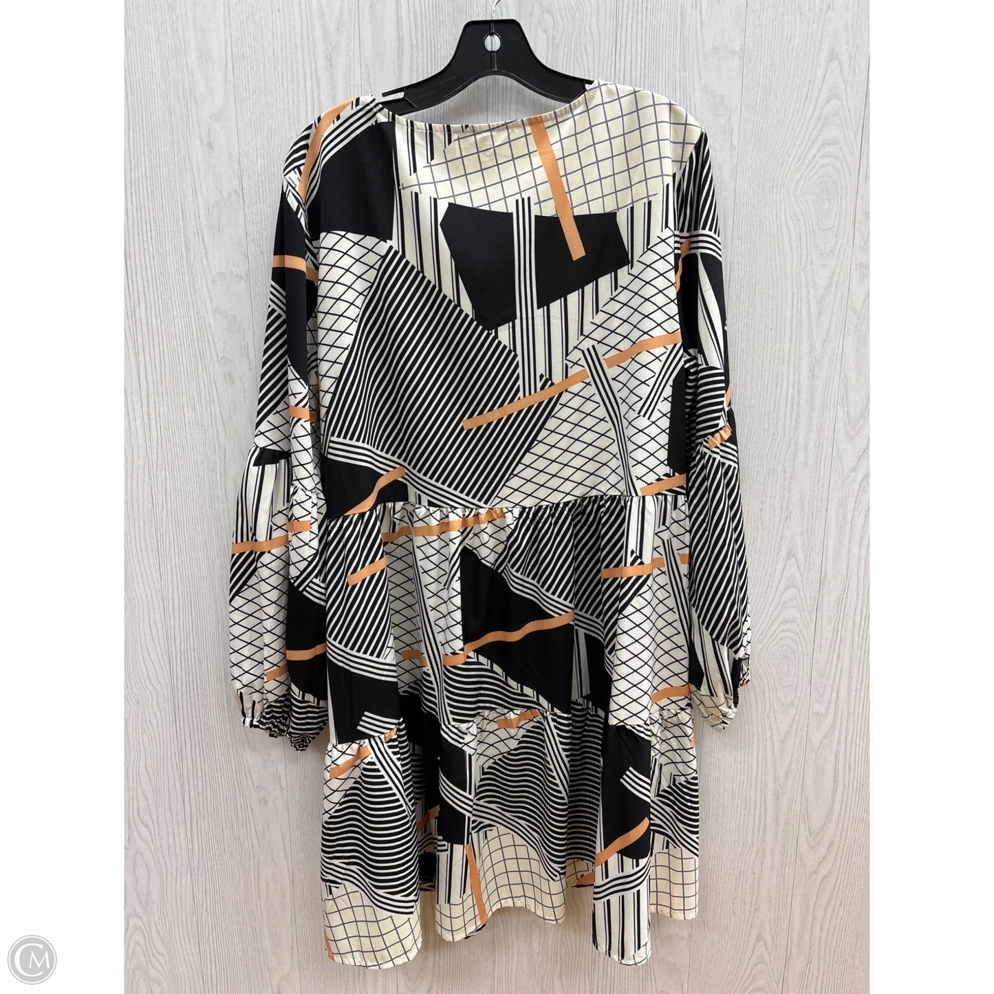 Dress Casual Short By Clothes Mentor In Black & White, Size: Xl