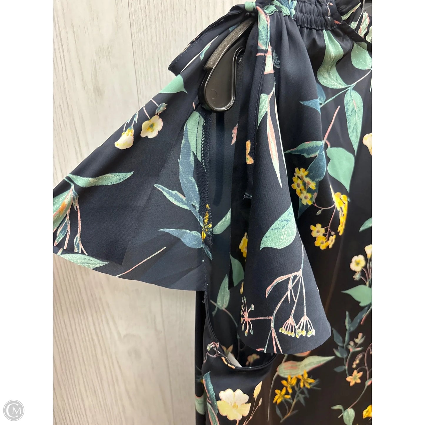 Top Short Sleeve By Banana Republic In Navy, Size: M