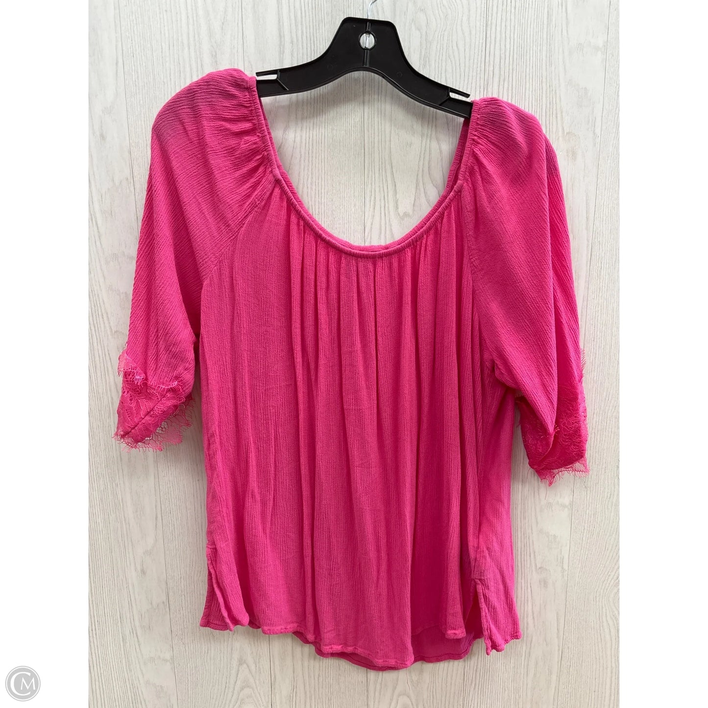 Top Short Sleeve By Soho Design Group In Pink, Size: L