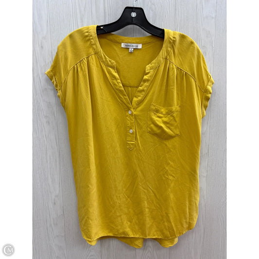 Top Short Sleeve By Rose And Olive In Yellow, Size: M