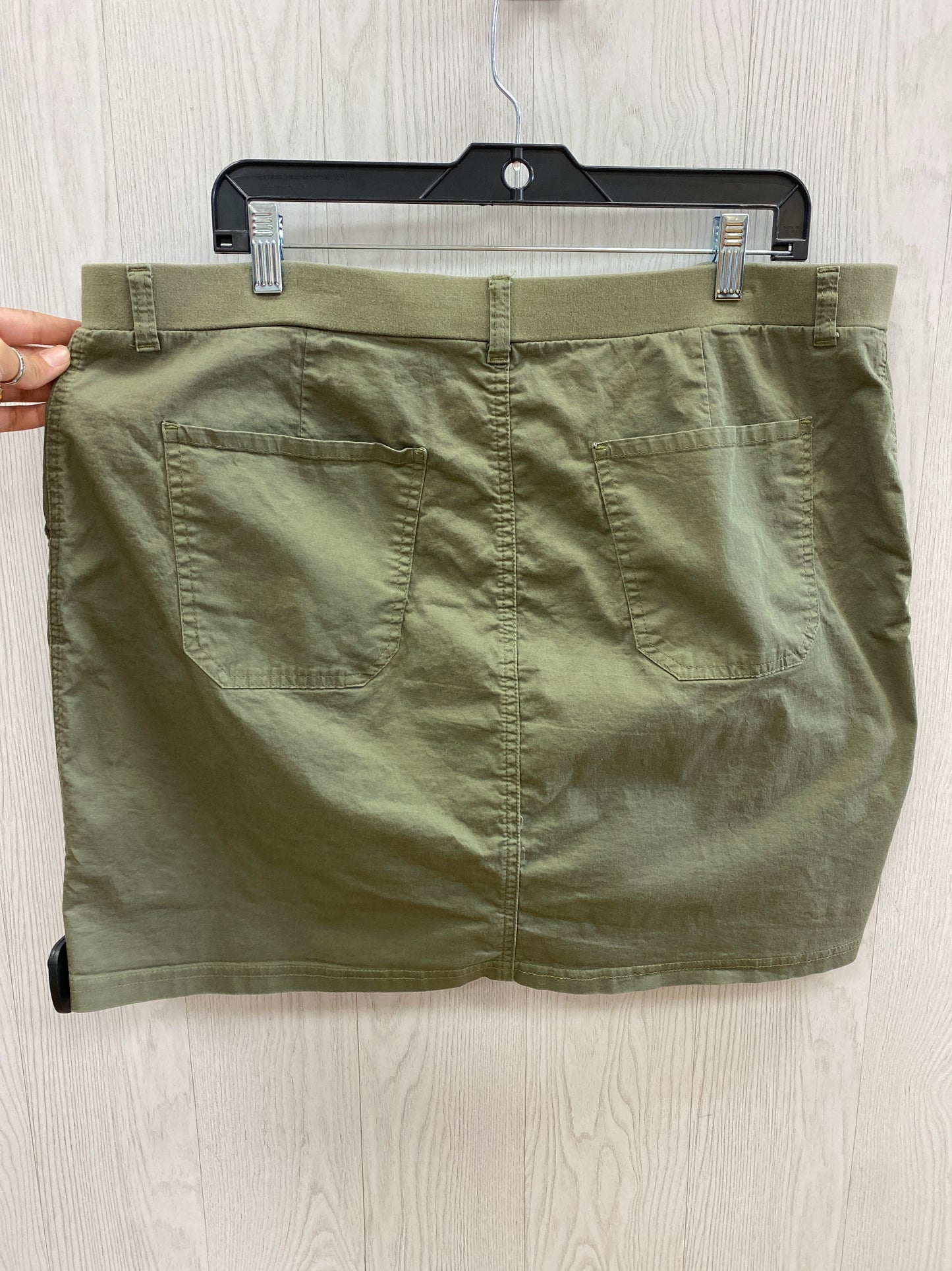 Olive Skort Lee, Size 18