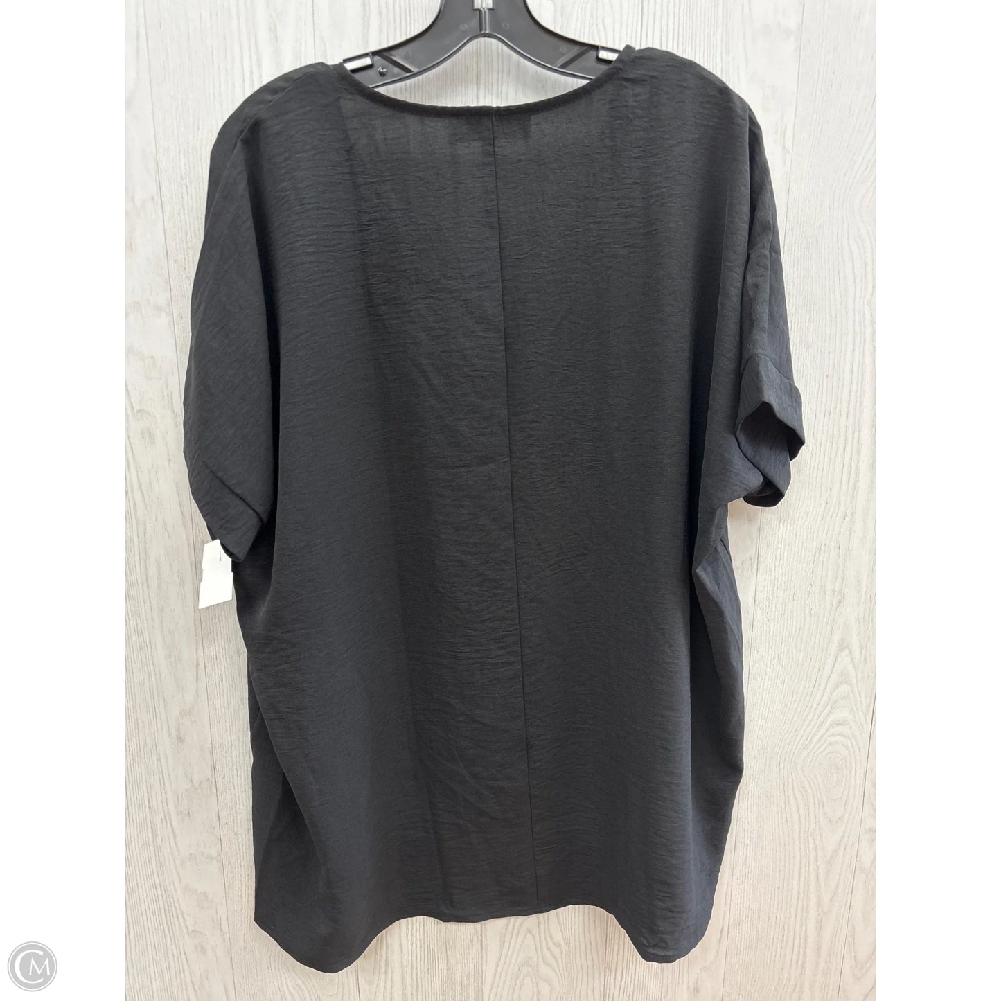 Top Short Sleeve By Clothes Mentor In Black, Size: S