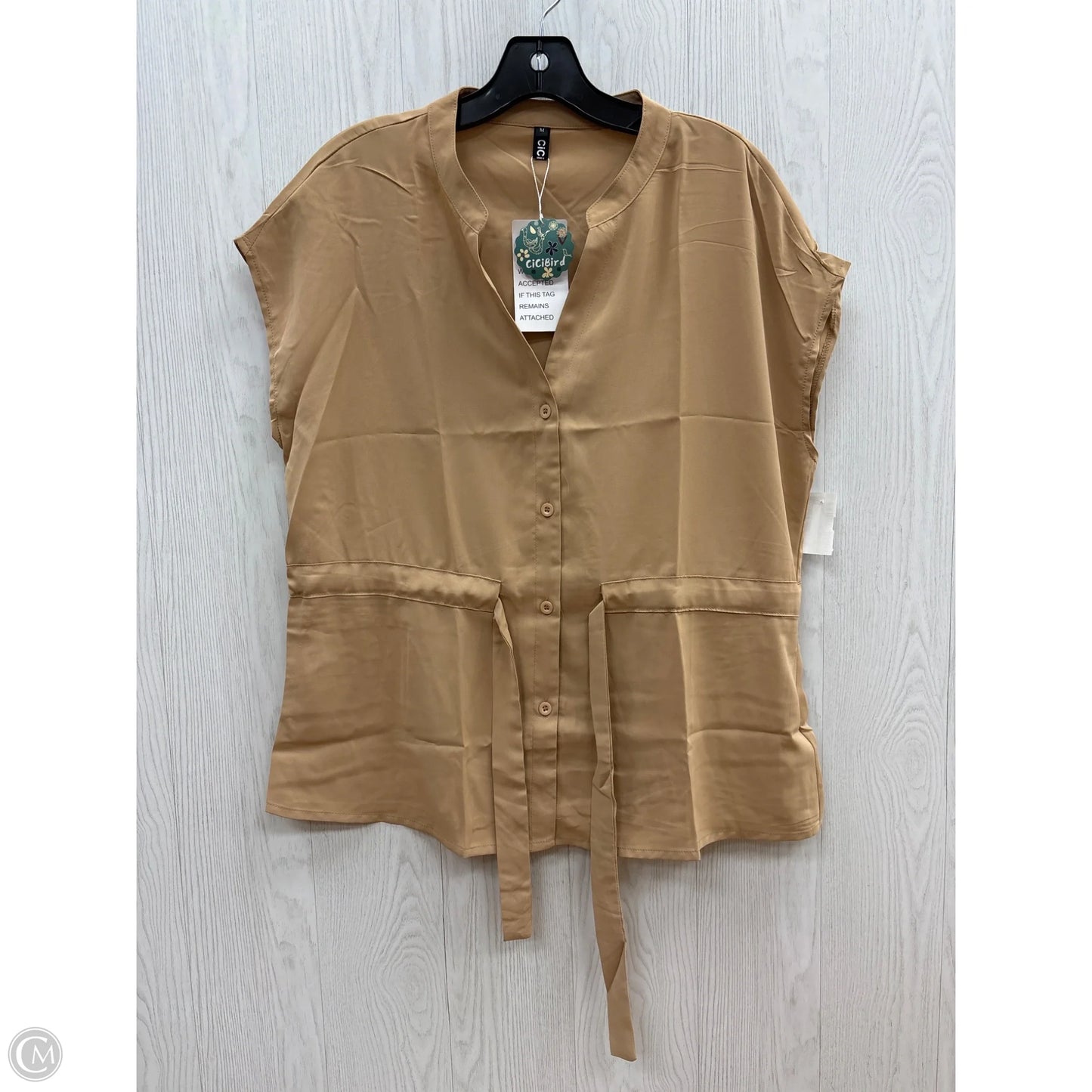 Top Short Sleeve By Amazon Essentials In Tan, Size: M