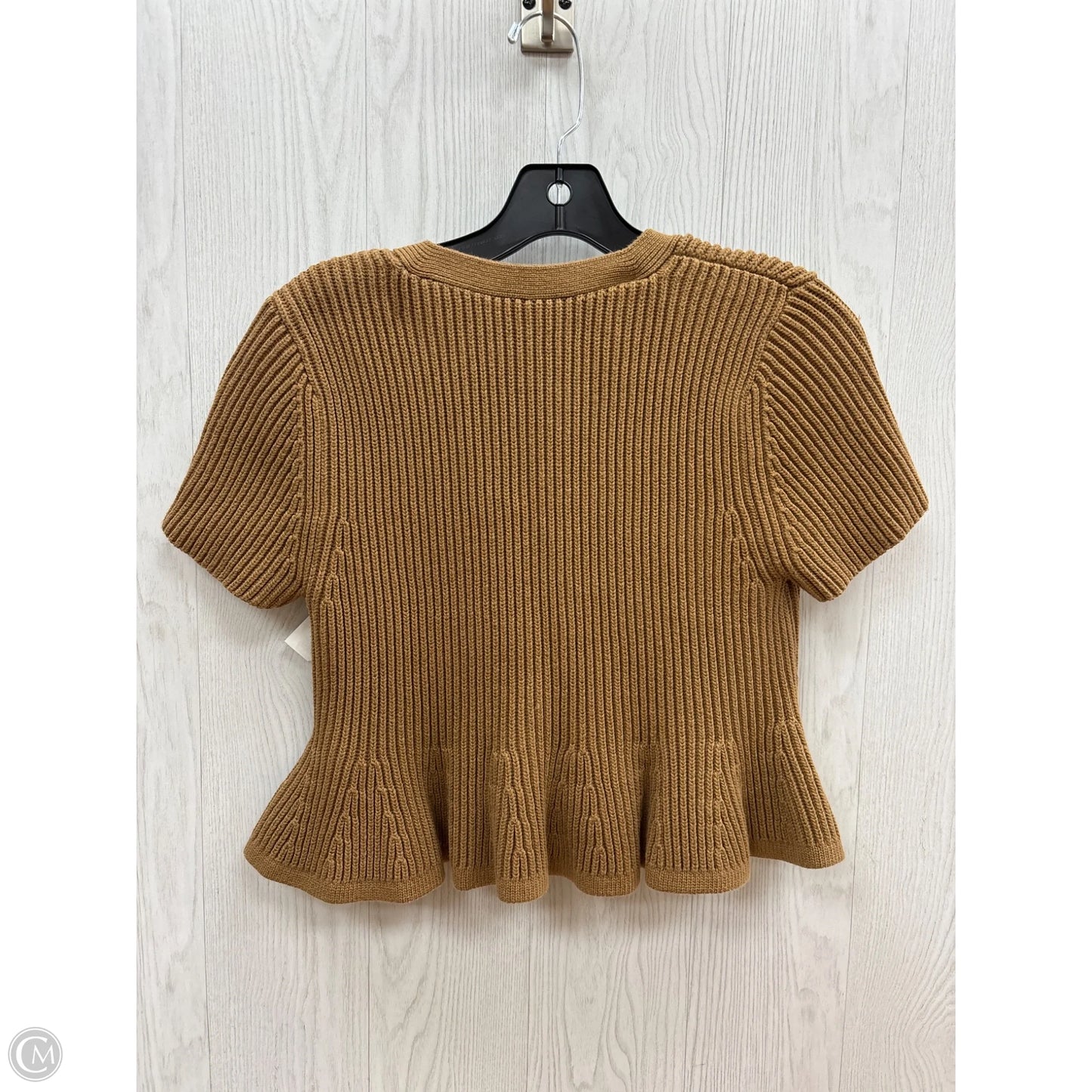 Sweater Short Sleeve By Clothes Mentor In Tan, Size: M