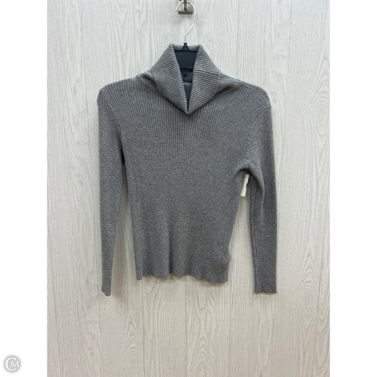 Top Long Sleeve By Clothes Mentor In Grey, Size: M