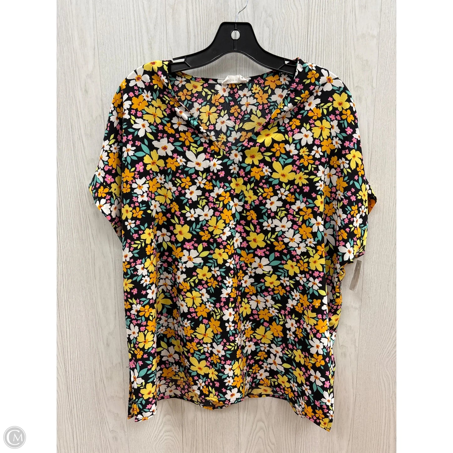 Top Short Sleeve By Clothes Mentor In Floral Print, Size: M