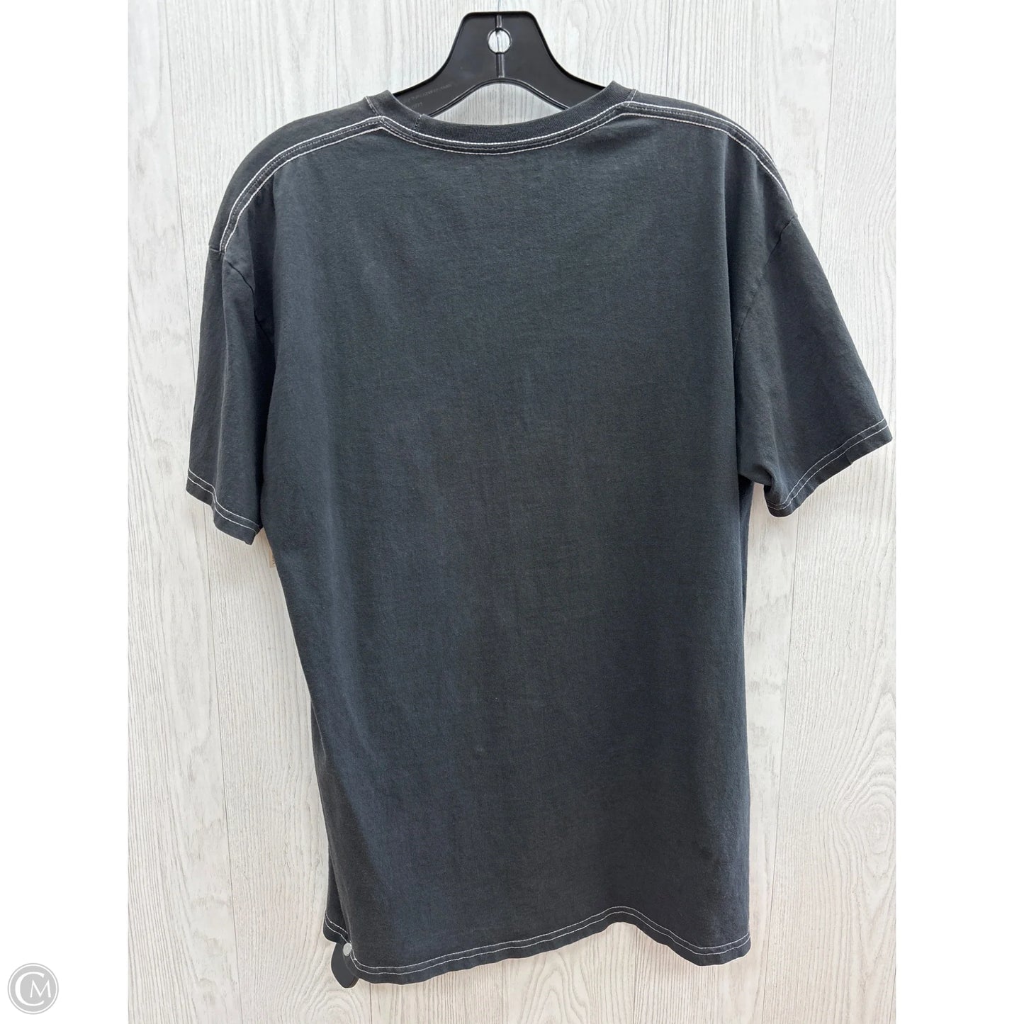 Top Short Sleeve By Maurices In Grey, Size: M