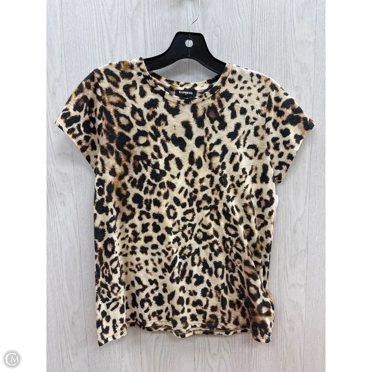 Top Short Sleeve Basic By Express In Animal Print, Size: M