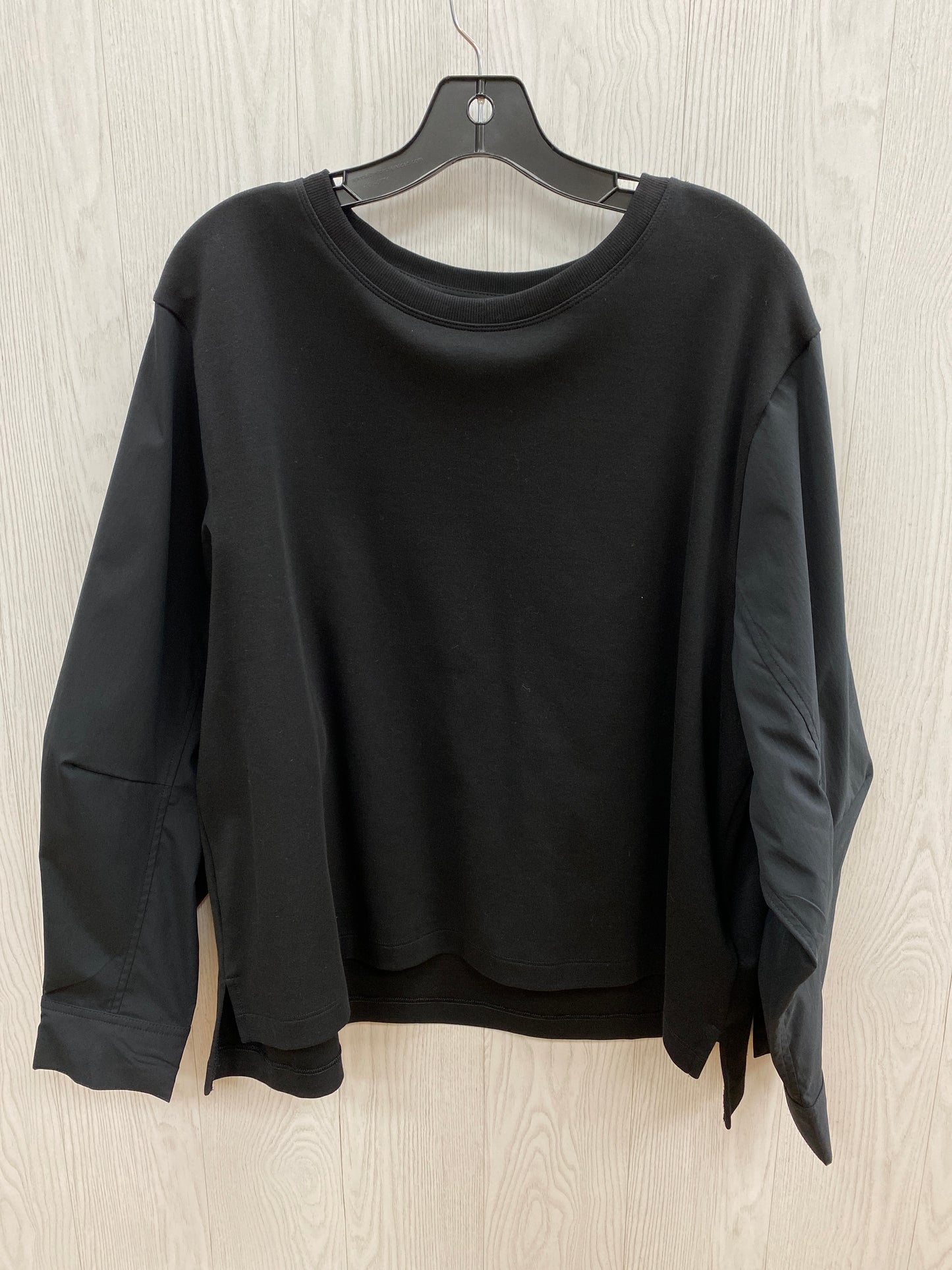 Athletic Top Long Sleeve Crewneck By Athleta In Black, Size: 1x