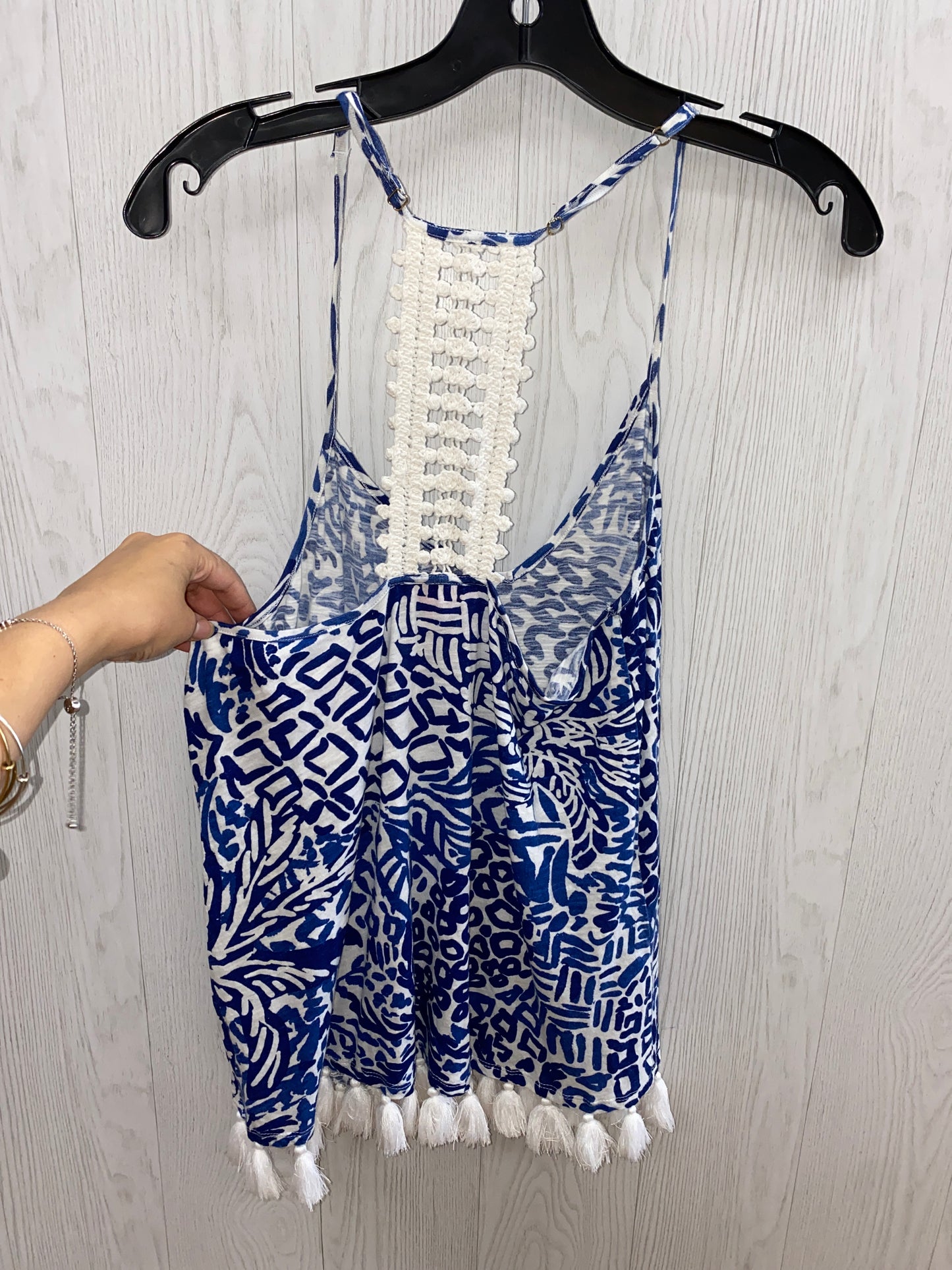 Top Sleeveless Basic By Lilly Pulitzer In Blue & White, Size: S