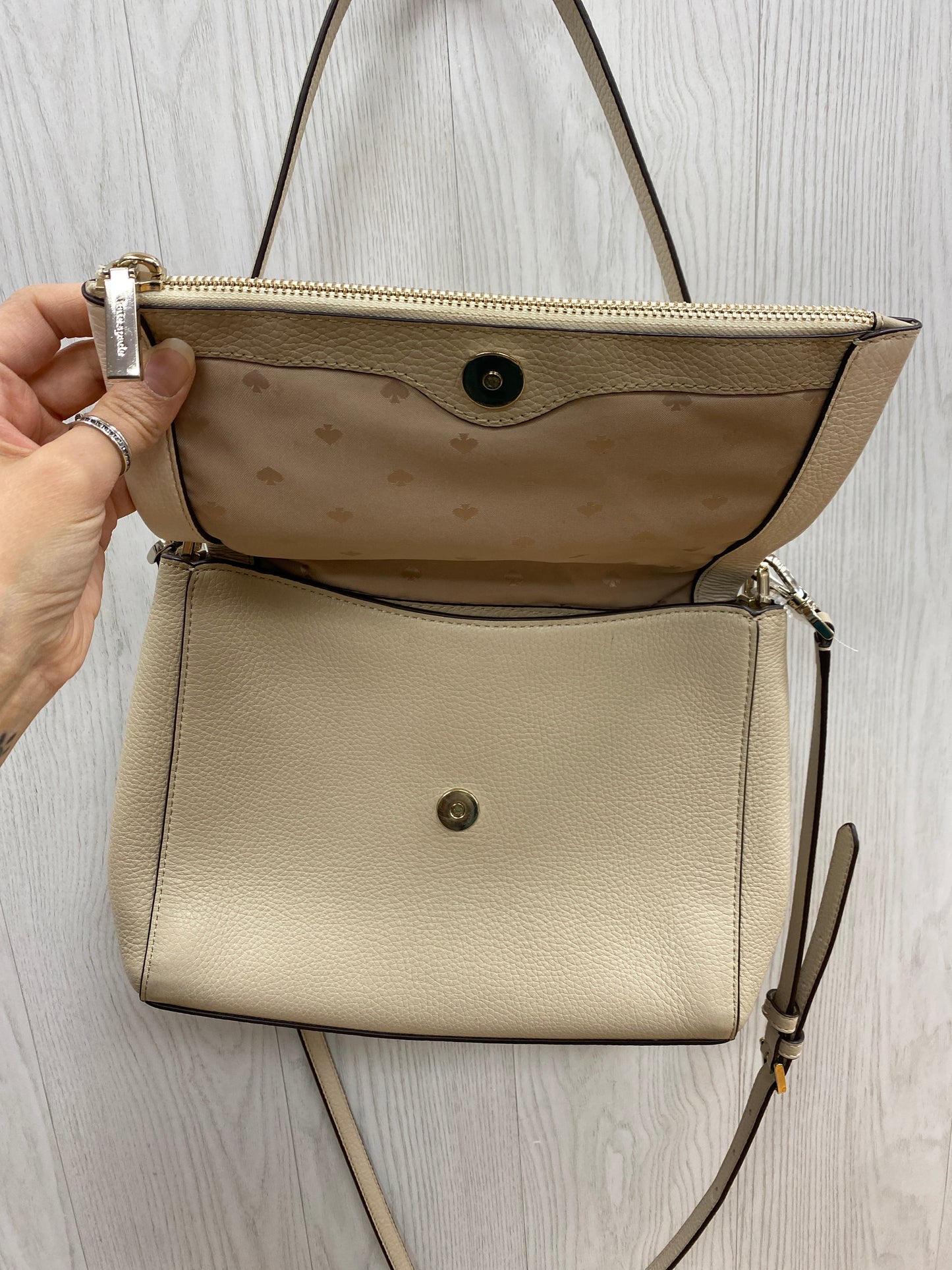 Crossbody Designer By Kate Spade, Size: Medium