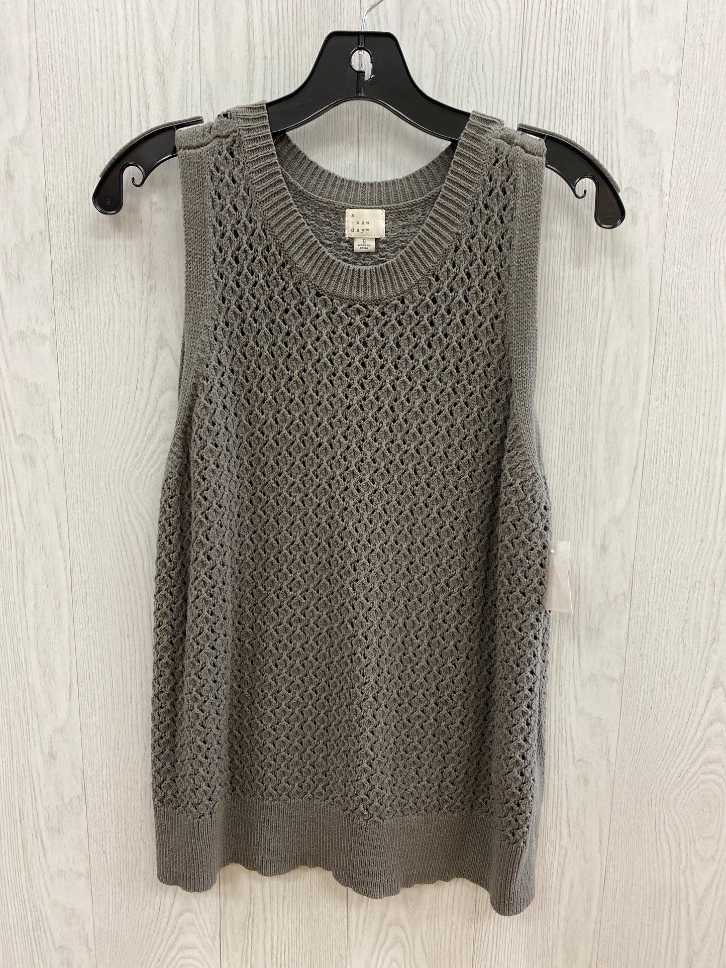 Sweater Short Sleeve By A New Day In Grey, Size: L