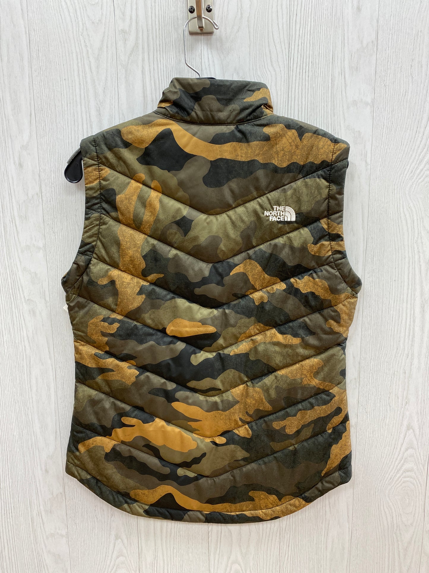 Vest Puffer & Quilted By The North Face In Camouflage Print, Size: S