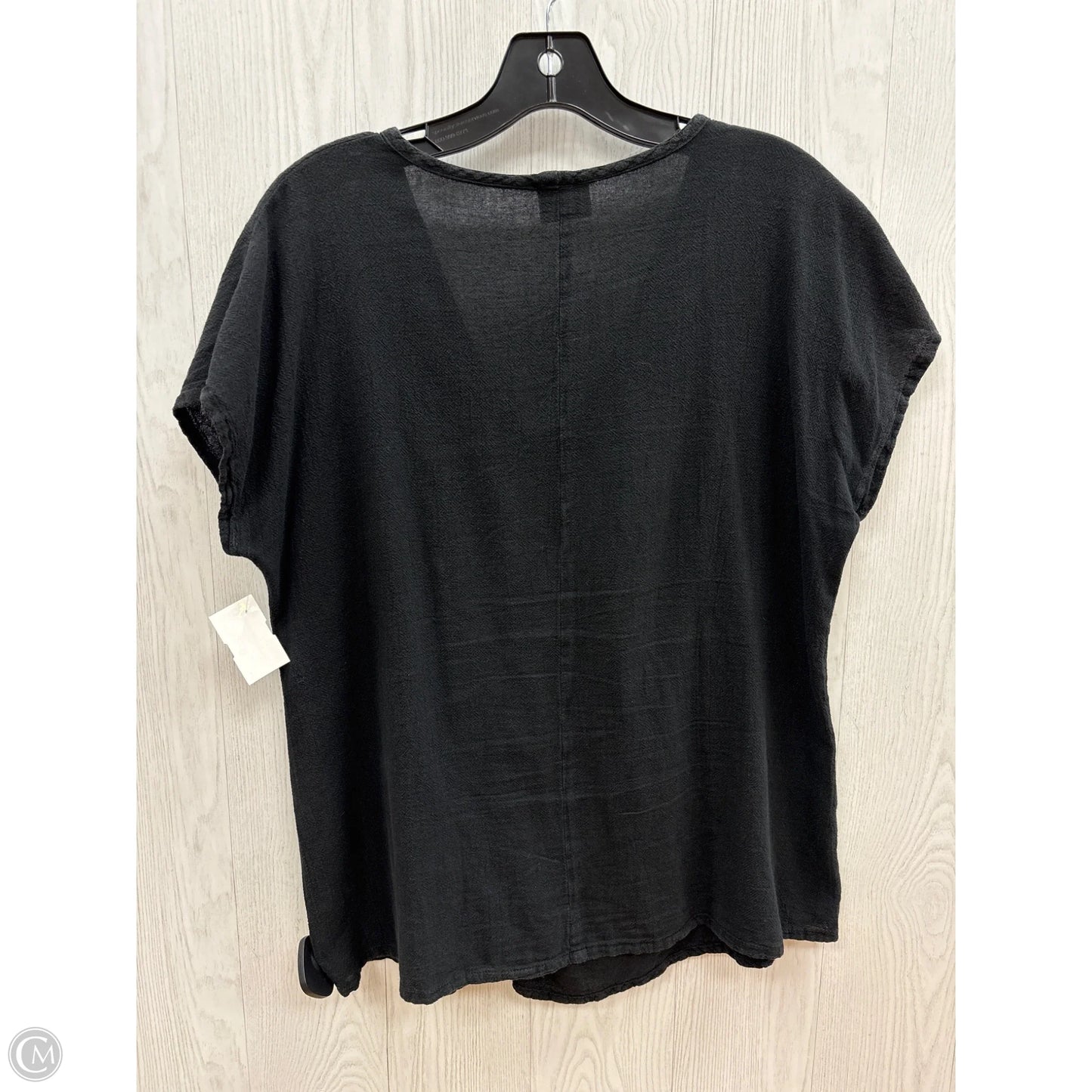 Top Short Sleeve By Oh My Gauze In Black, Size: M