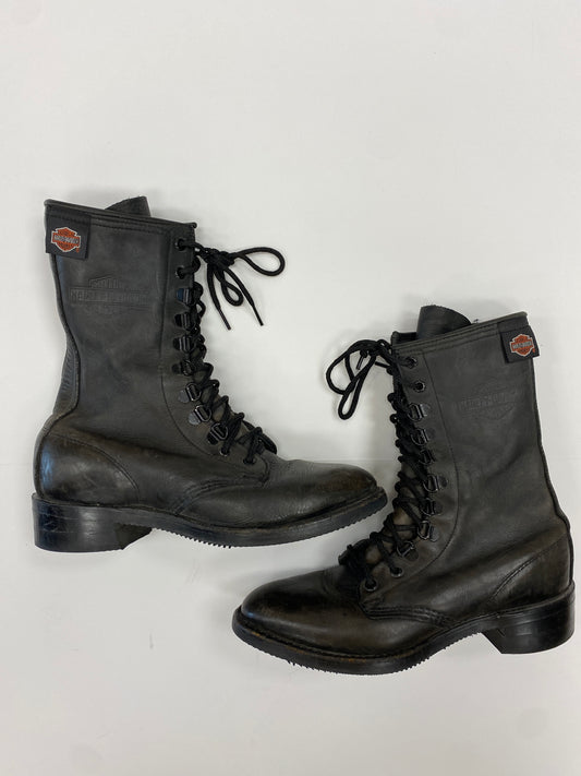 CHIC BLACK COMBAT BOOTS OUTFITS - How To Style Balenciaga ankle boots (Dr  Martens Alternative) 